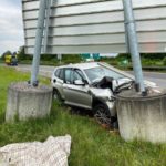 Risch Rotkreuz ZG: Bei Unfall in Informationstafel gekracht