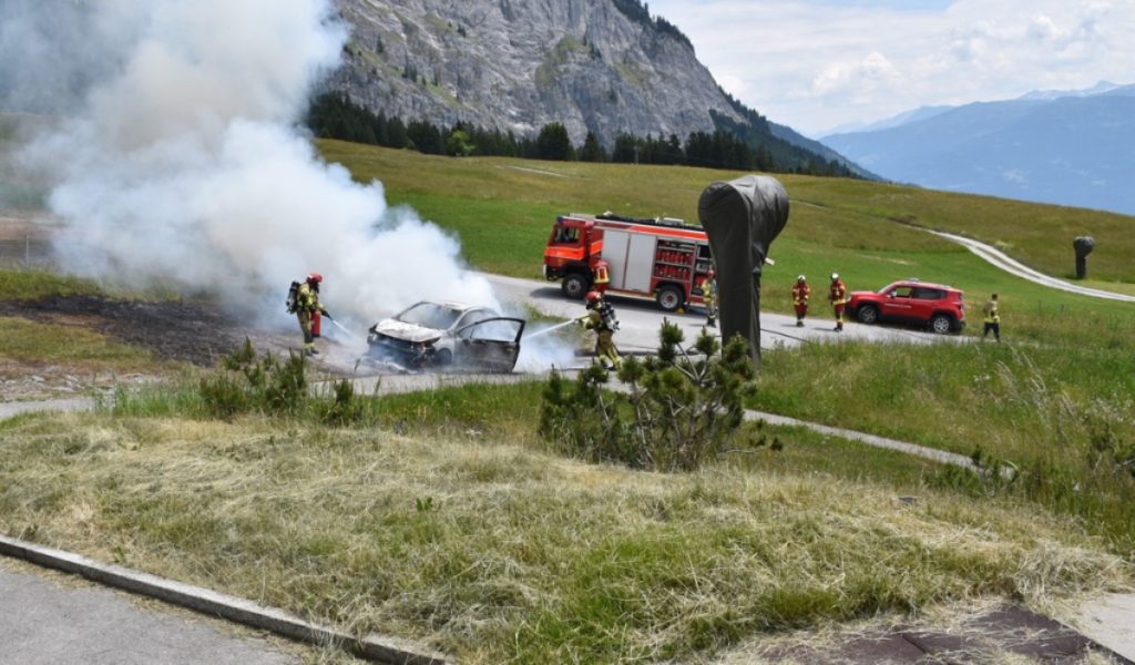 Flims GR: Auto vollständig ausgebrannt