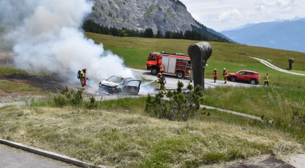 Flims GR: Auto vollständig ausgebrannt