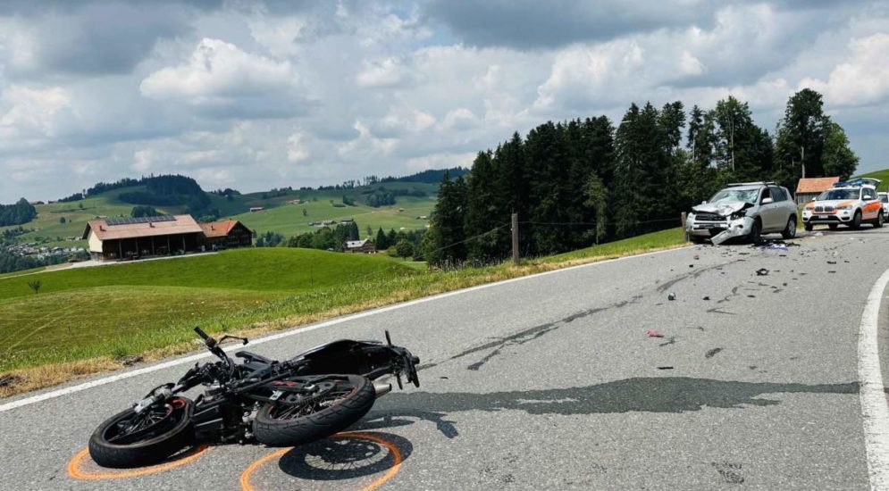 Hundwil AR: 17-Jähriger Motorradfahrer bei Unfall schwer verletzt