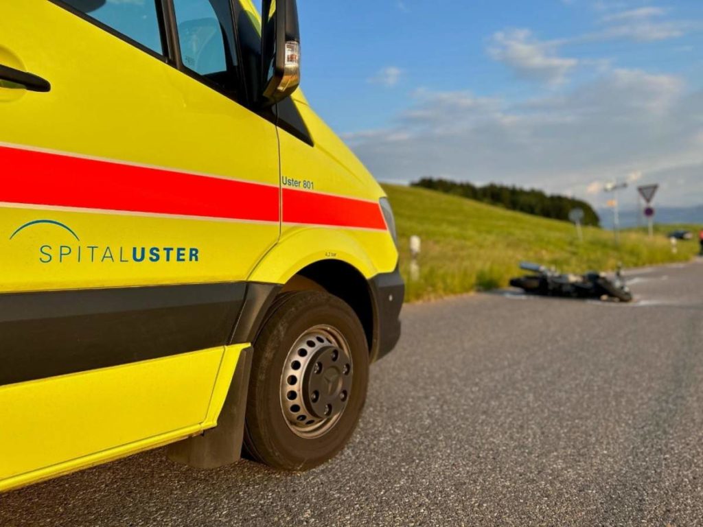 Unfall in Hinwil ZH endet tödlich