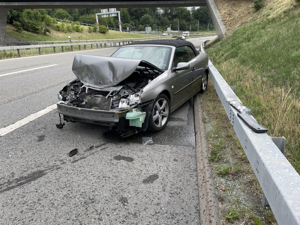 Chur: Auto schleudert bei Unfall mehrfach über A13