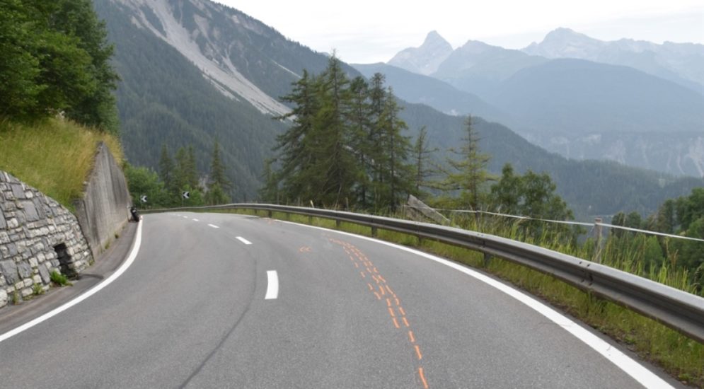 Davos Wiesen: Lernfahrer nach Unfall ins Spital geflogen