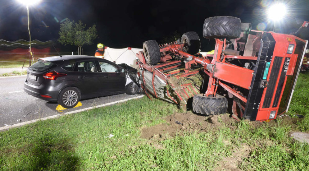 Unfall in Oberdorf NW: Lenker unter Landwirtschaftsfahrzeug eingeklemmt