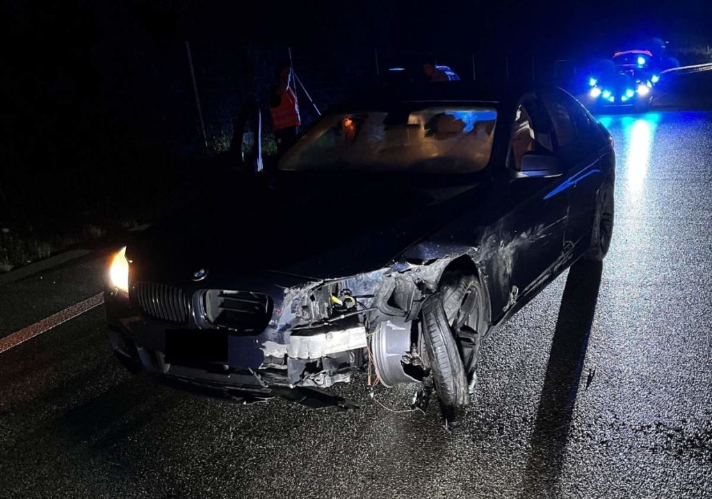 Füllinsdorf BL: Betrunken und unter Drogen: BMW-Lenker baut Unfall