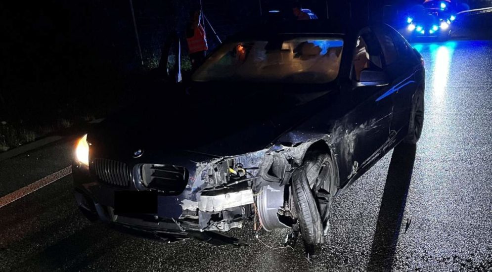 Füllinsdorf BL: Betrunken und unter Drogen: BMW-Lenker baut Unfall