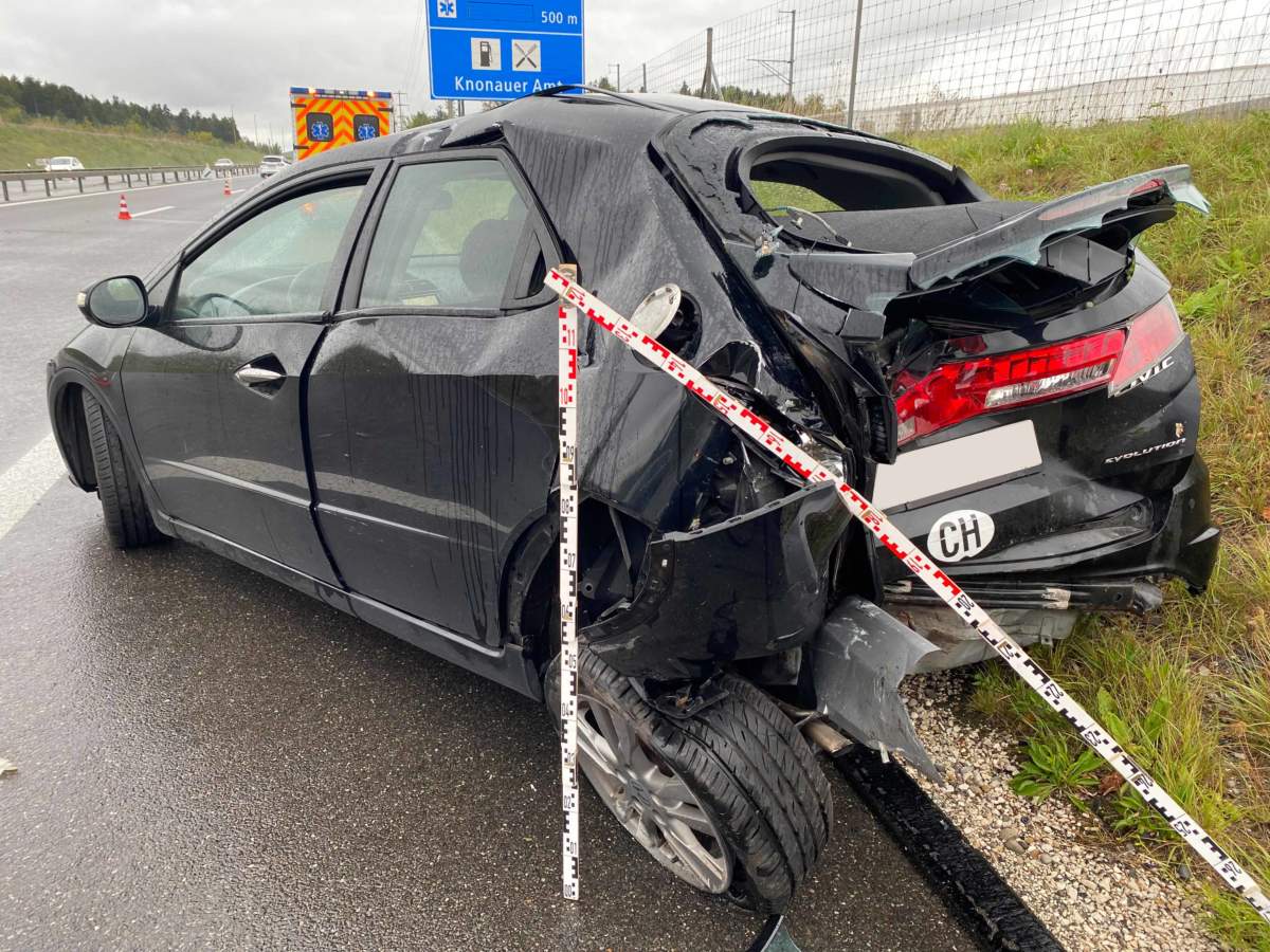 Mettmenstetten ZH: Unfall Mit Vier Autos Fordert Zwei Verletzte