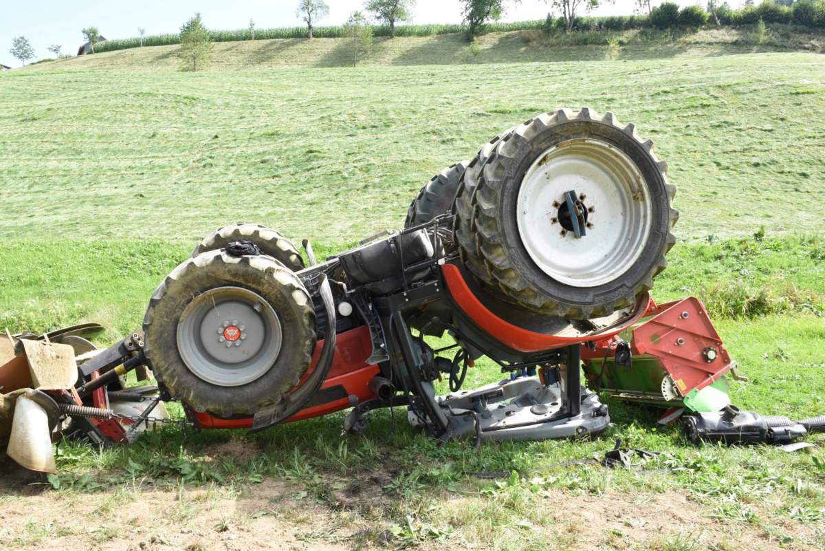 Luthern Traktor überschlägt Sich Bei Unfall Landwirt Schwer Verletzt