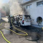 Itingen BL: VW Bus in Vollbrand geraten