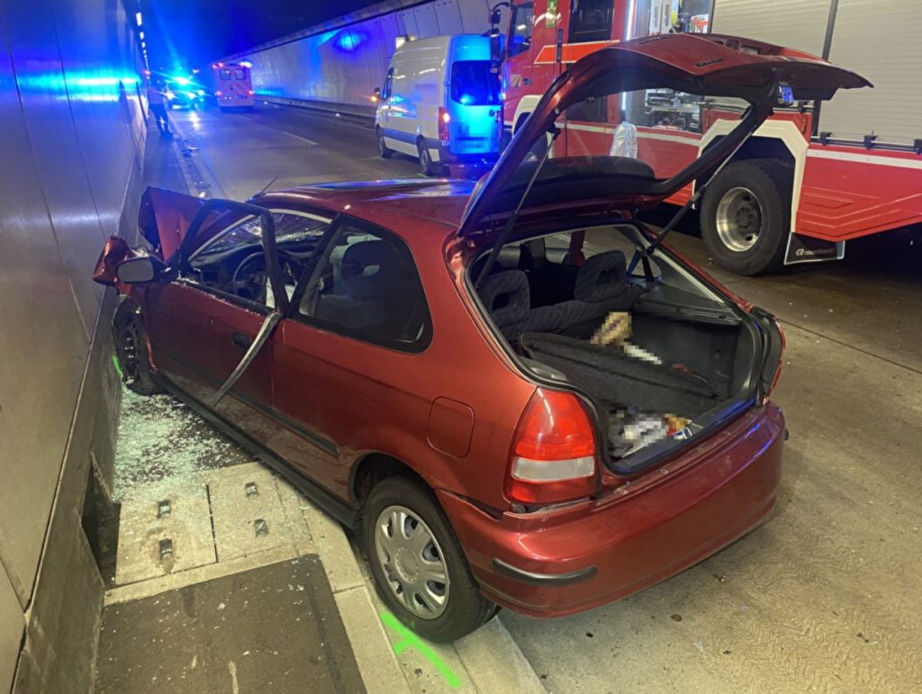 Heftiger Unfall Seelisbergtunnel UR: Lenker erheblich verletzt