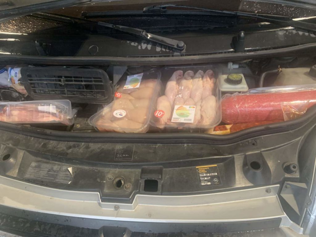 Vallorbe VD: 20 Kilo Fleisch unter Motorhaube geschmuggelt