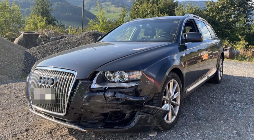 Rüeterswil SG: Volvo-Lenker entfernt sich nach Unfall mit Audi