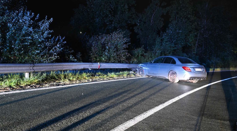 A13, Sevelen SG: Autofahrer prallt bei Unfall in Leitplanke
