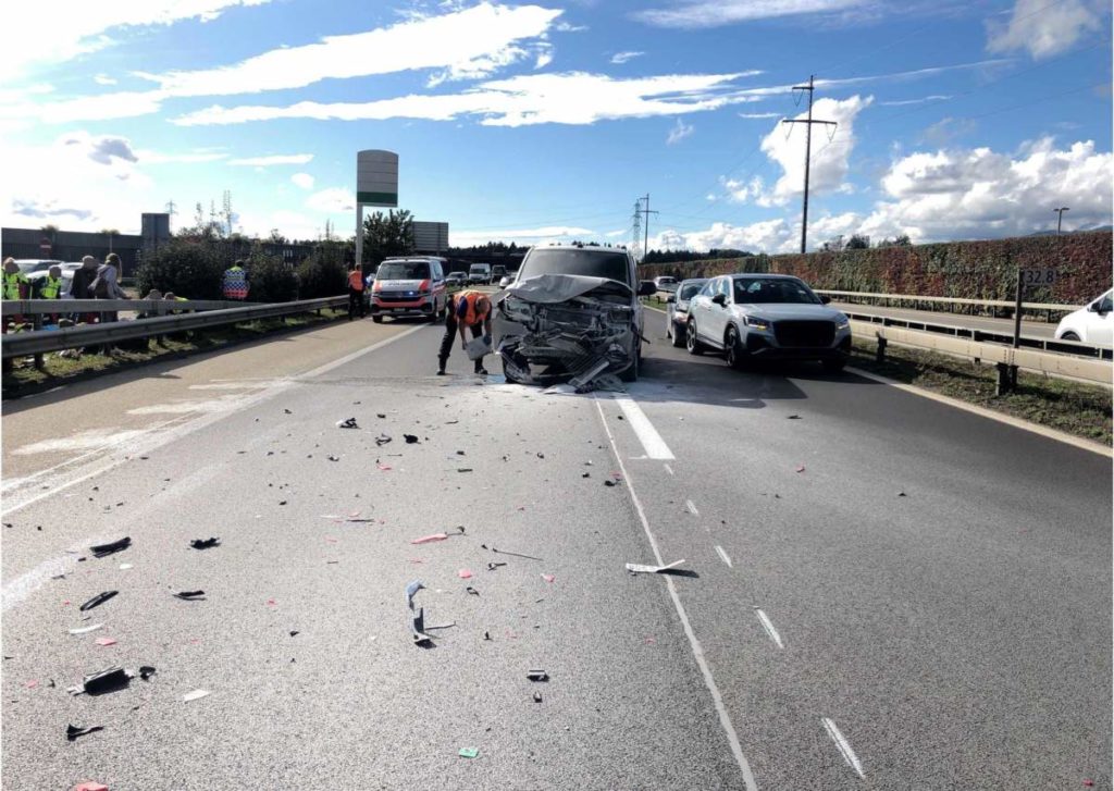 A1 bei Deitingen SO: Unfall mit fünf Beteiligten und vier Verletzten