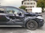 Unfälle Glarus: Traktor kracht in Personenwagen