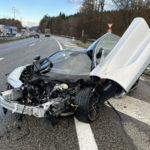 Unfall A1 Kölliken: Mit Mc Laren Sportwagen beschleunigt und Kontrolle verloren