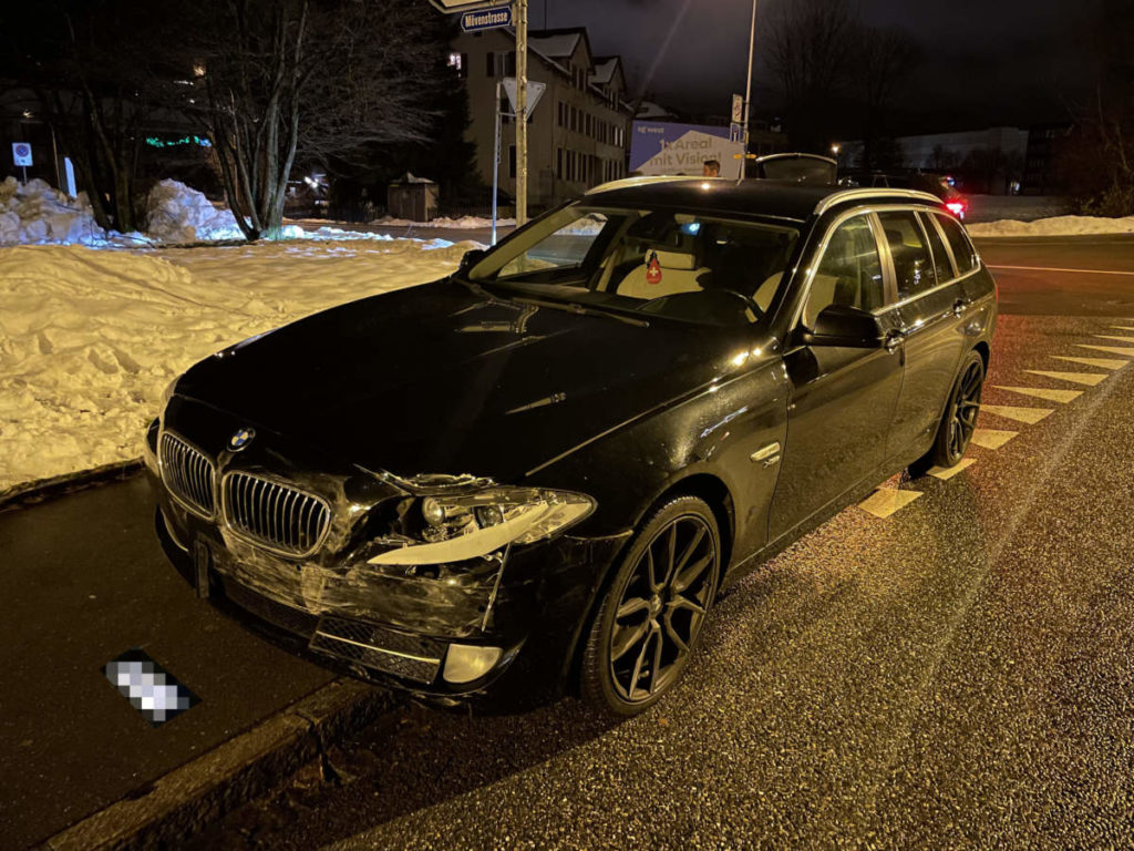 St. Gallen: Autofahrer bei Unfall durch Handy abgelenkt