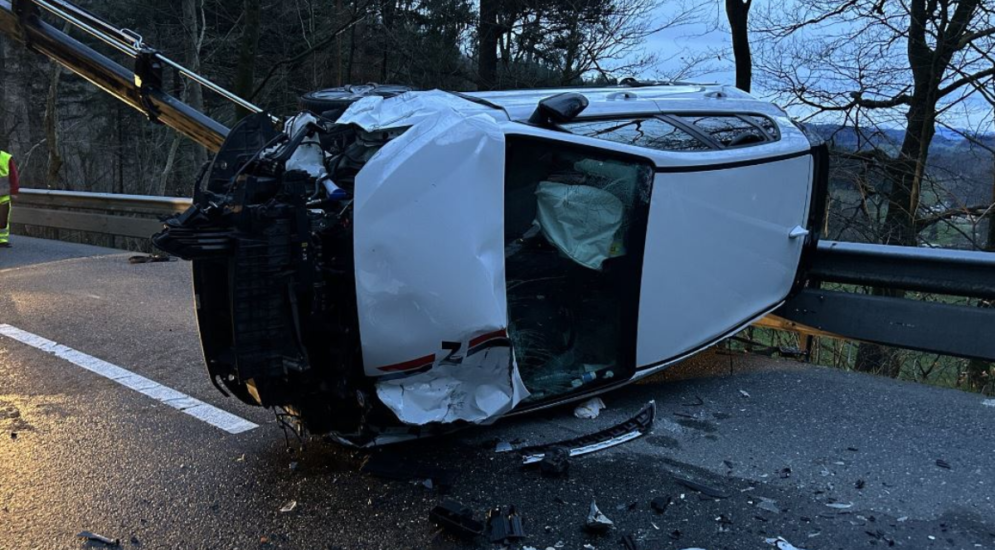 Schöftland AG: Unfall mit vier Fahrzeugen und zwei Verletzten
