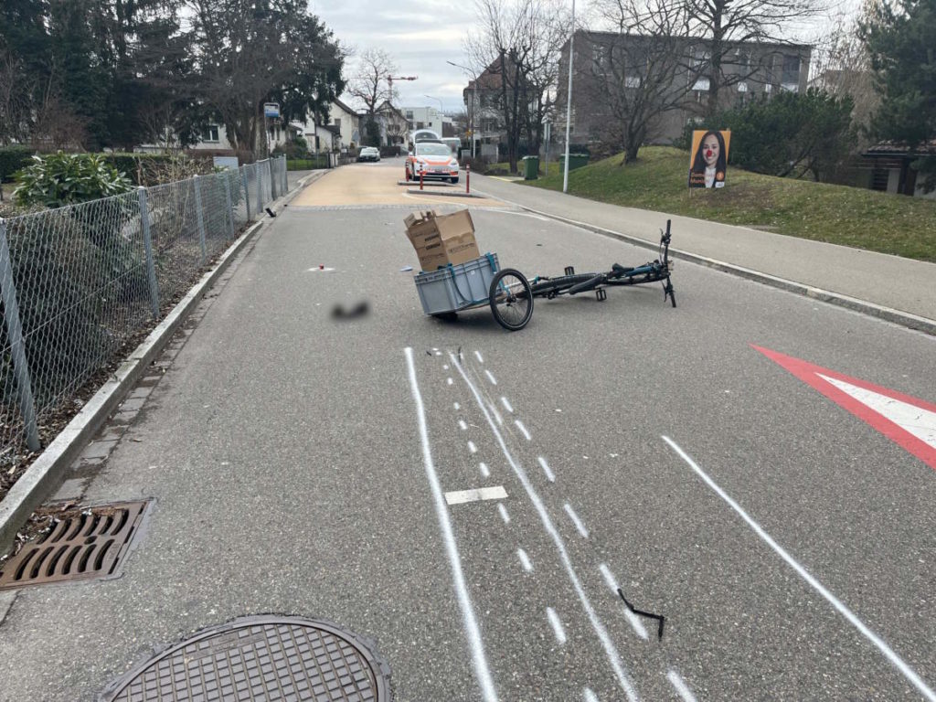 Schwerer Unfall Wil SG: Fahrunfähiger Lenker (82) schleift Velofahrer mit sich