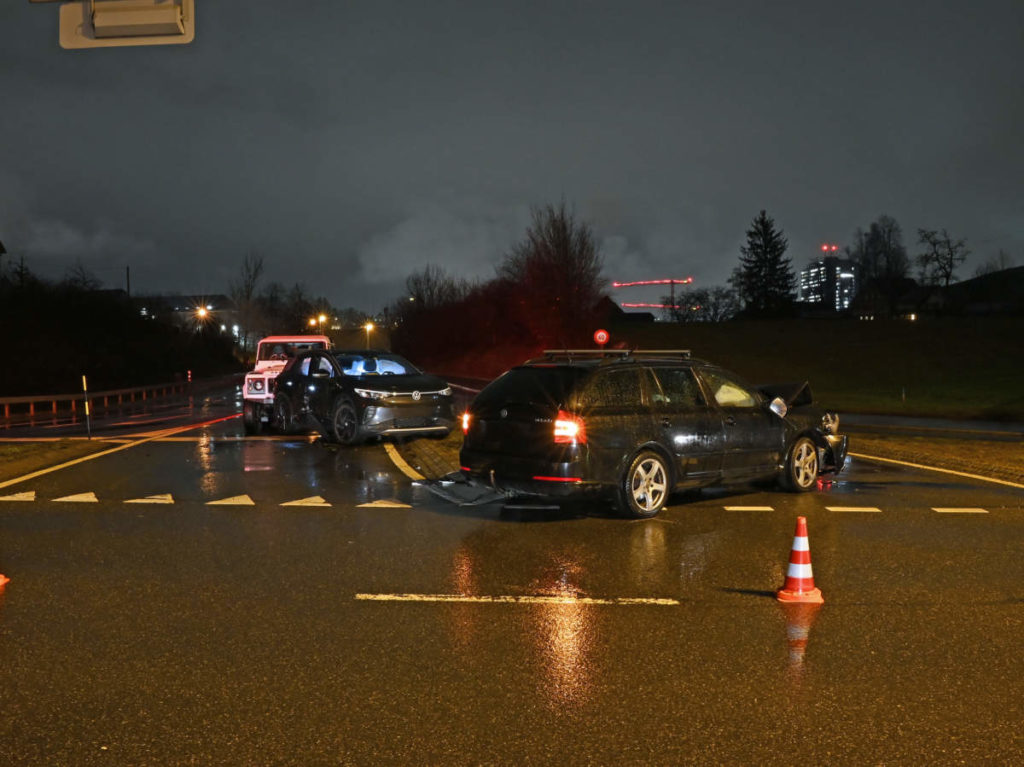 Ebikon LU: 45'000 Franken Sachschaden nach Unfall auf Kreuzung