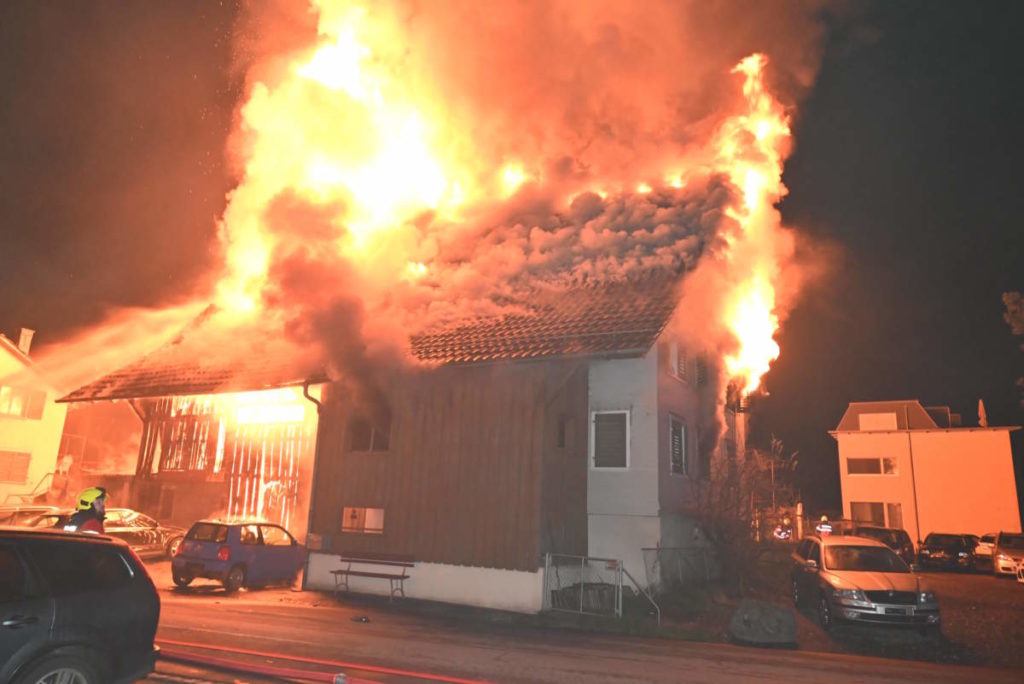 Diepoldsau SG: Brand in Einfamilienhaus - Bewohner verletzt