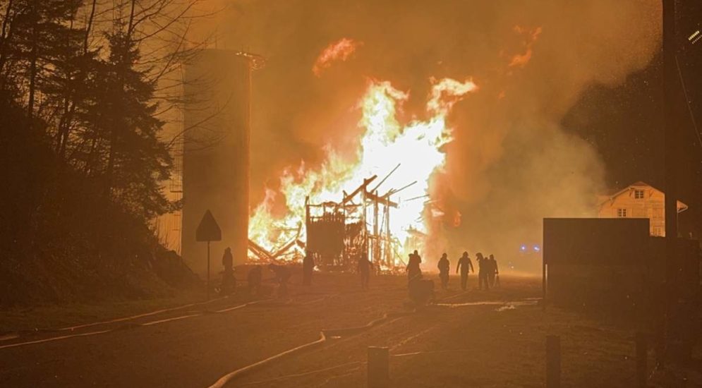 Wolfenschiessen NW: Hauptstrasse bleibt nach Grossbrand für LKW gesperrt