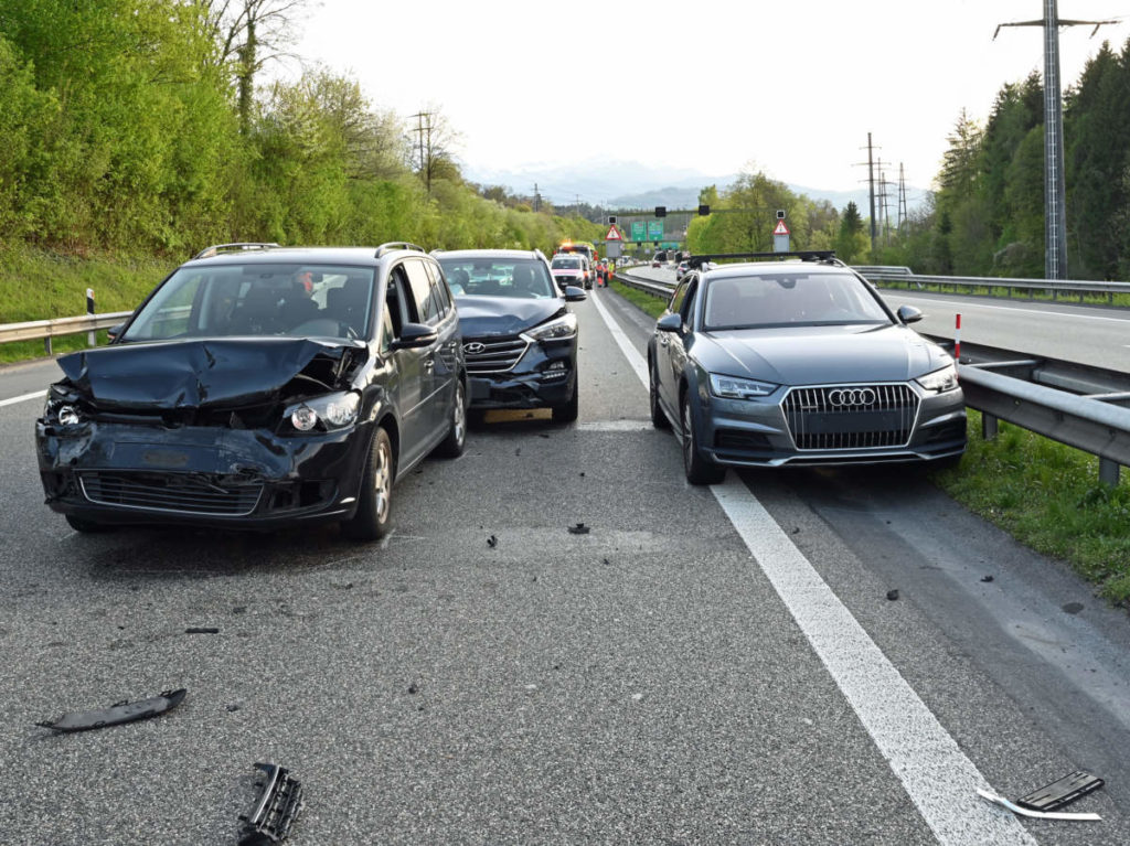 Ebikon LU: Zwei Unfälle auf gleicher Höhe der A14