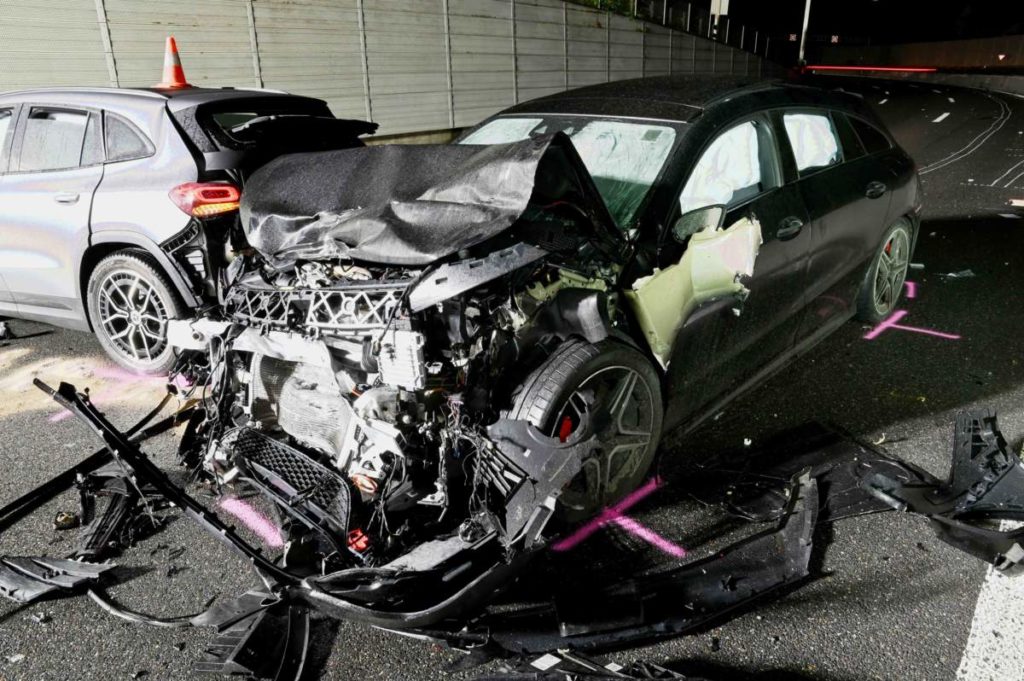 Luzern: Unfall zweier Autos auf A2 fordert acht Verletzte