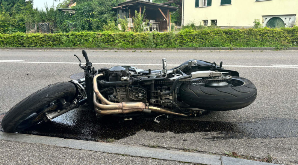 Dozwil TG: Motorradfahrer bei Unfall mit Auto verletzt