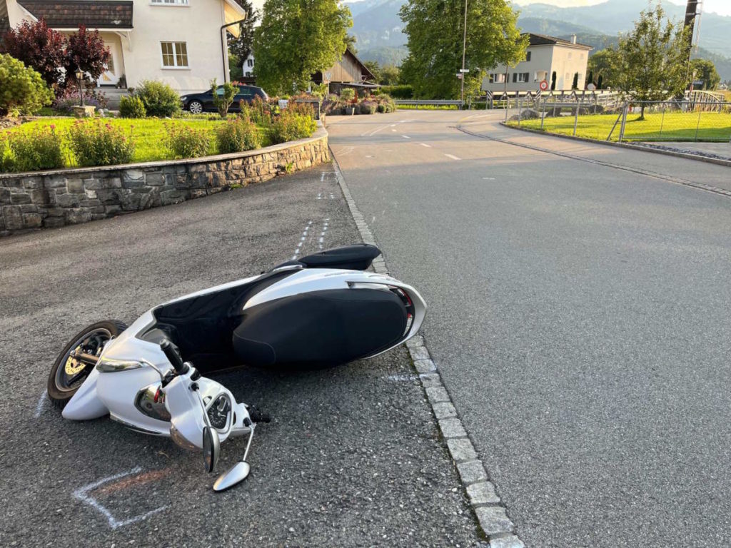 Montlingen SG: Unfall wegen runtergeklapptem Motorradständer