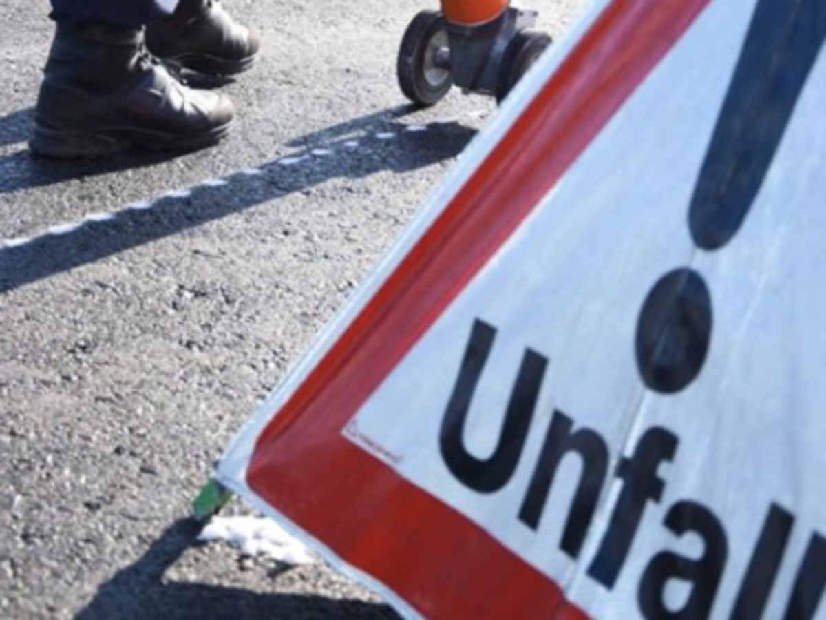 Unfall auf A2 bei Luzern: Stau und Fahrstreifen blockiert