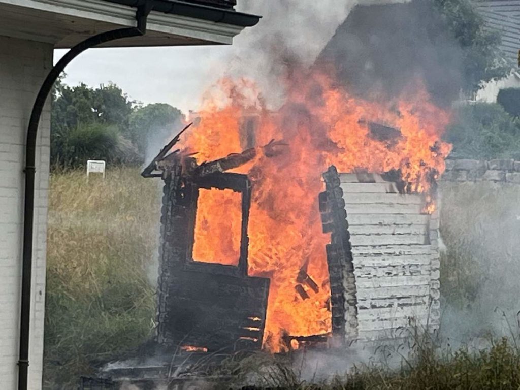 Anwil BL: Gartenhaus durch Brandstiftung zerstört