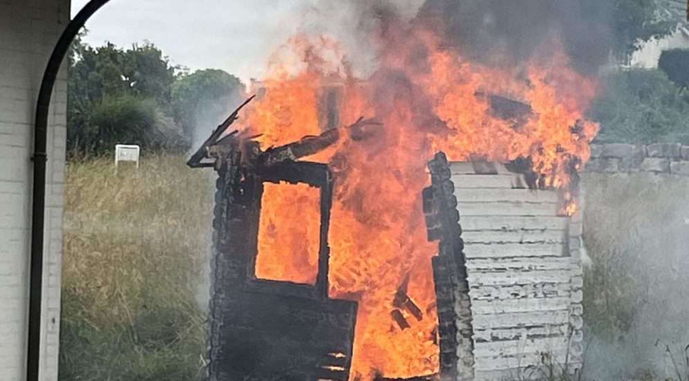 Anwil BL: Gartenhaus durch Brandstiftung zerstört