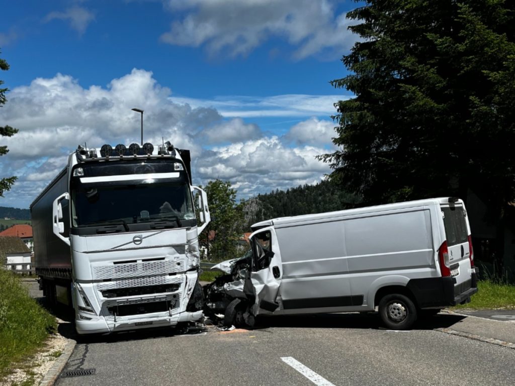 auto unfall jura