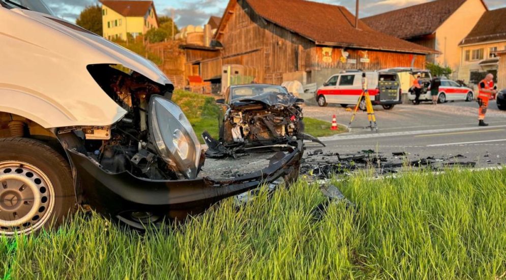 Fünf Verletzte nach Unfall in Rickenbach Sulz (ZH)