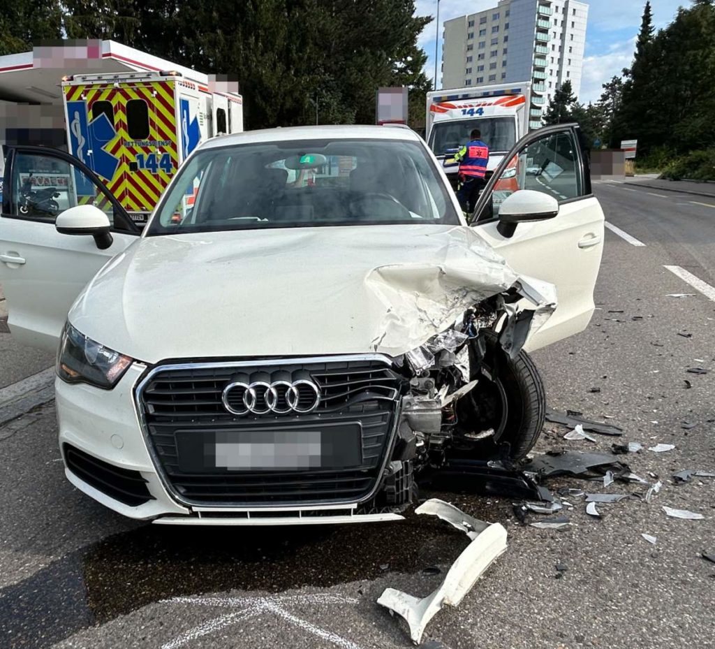 Unfall wegen Sekundenschlaf in Romanshorn TG: Zwei Verletzte