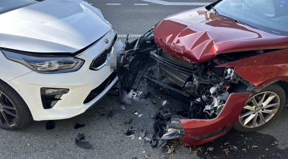 In Rupperswil kam es am Montag (19.08.2024) zu einem Verkehrsunfall zwischen zwei Autos. Eine Person wurde hierbei verletzt.