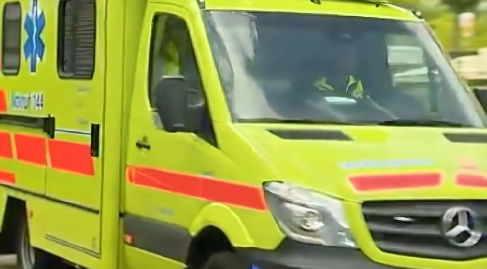 Symbolfoto gelber Rettungswagen