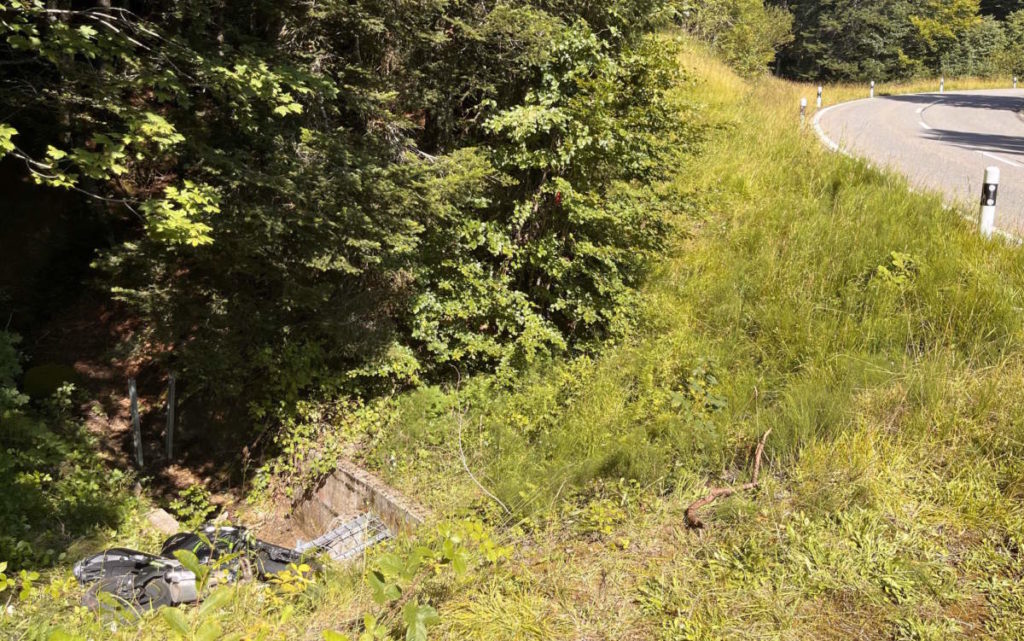 Ennetbühl SG: Bei Unfall mit Motorrad in Bachbett gelandet