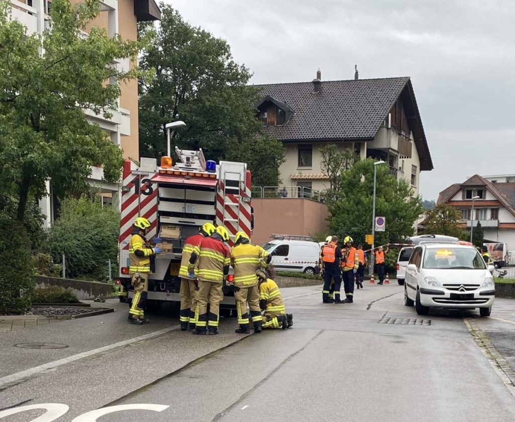 Unfall in Baar ZG: Kind (6) von Auto angefahren und erheblich verletzt