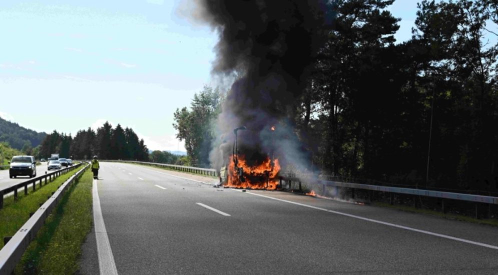 Rorschacherberg SG: Fahrzeugbrand auf A1