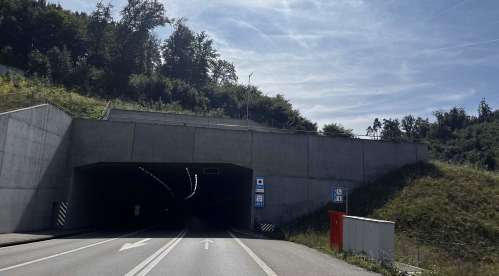 Neuhausen am Rheinfall SH: Überkopfsignal bei Unfall beschädigt