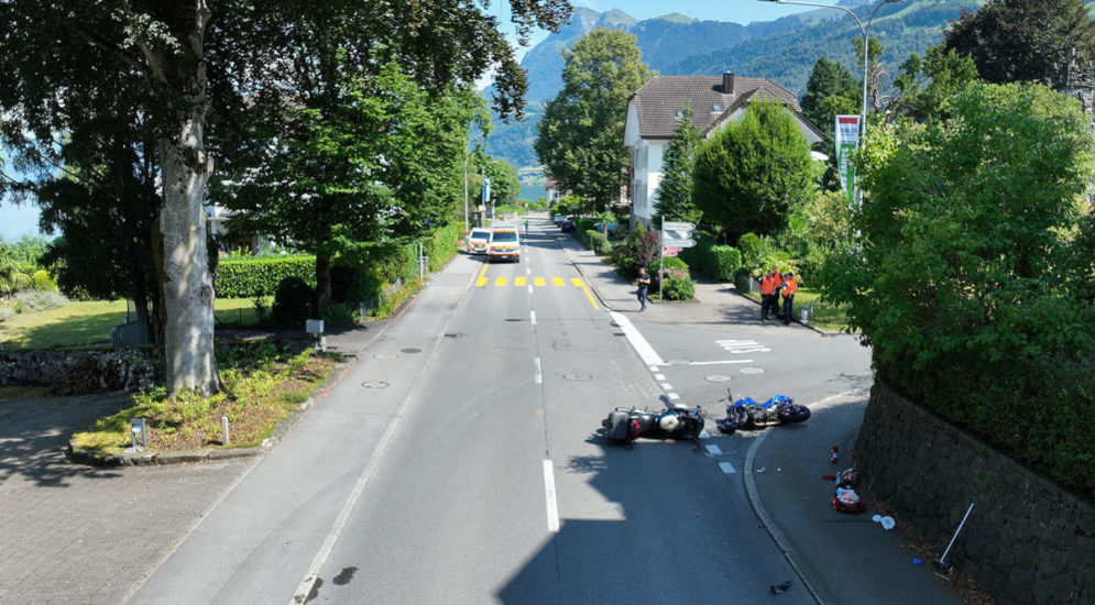 Beckenried NW: Unfall fordert zwei schwer verletzte Motorradfahrer