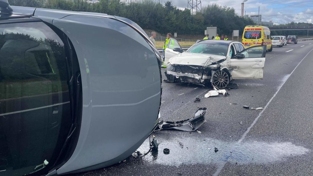 Oftringen AG: Verletzter Lenker nach Kollision auf der A1