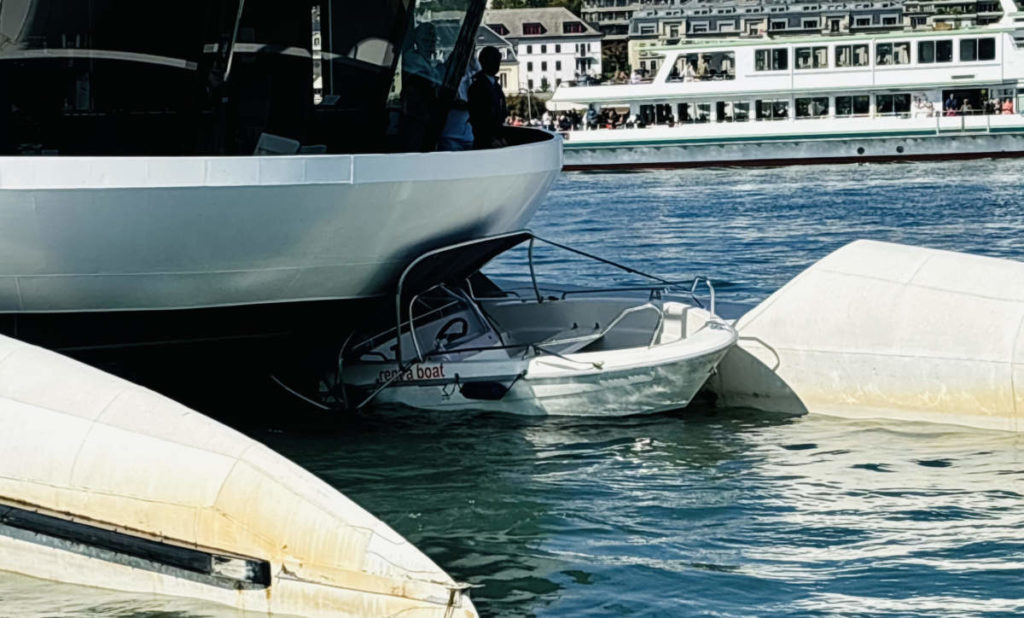 Vierwaldstättersee (LU): Mietboot rammt Motorschiff