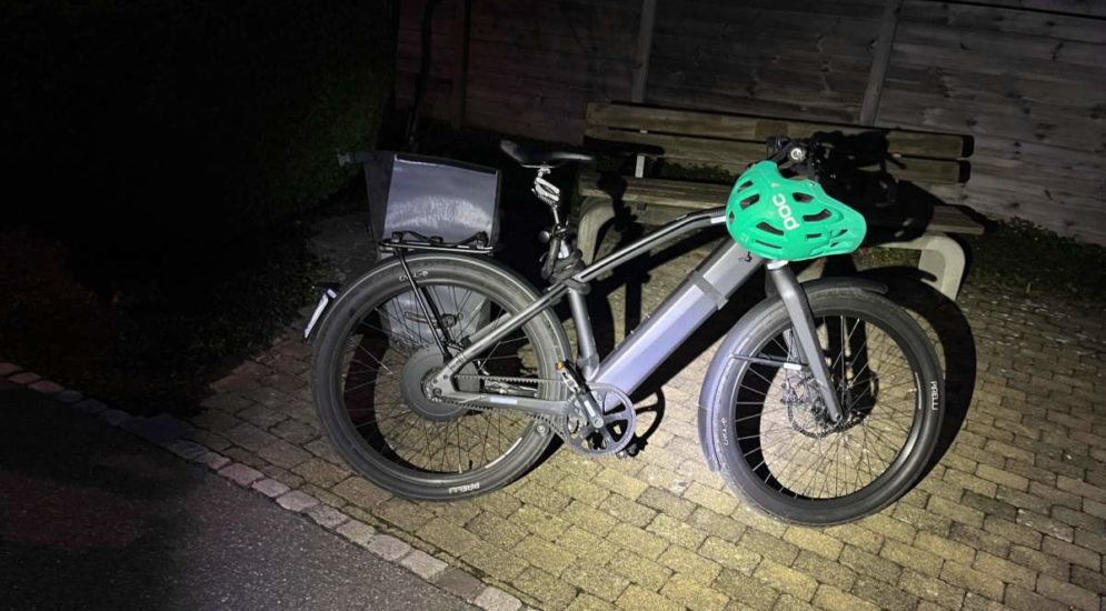 Würenlingen (AG): Autofahrer drängt E-Bike-Lenker bei Unfall ab