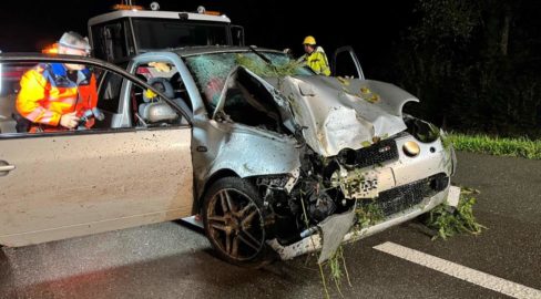 Durch Unfall zerstörtes Auto