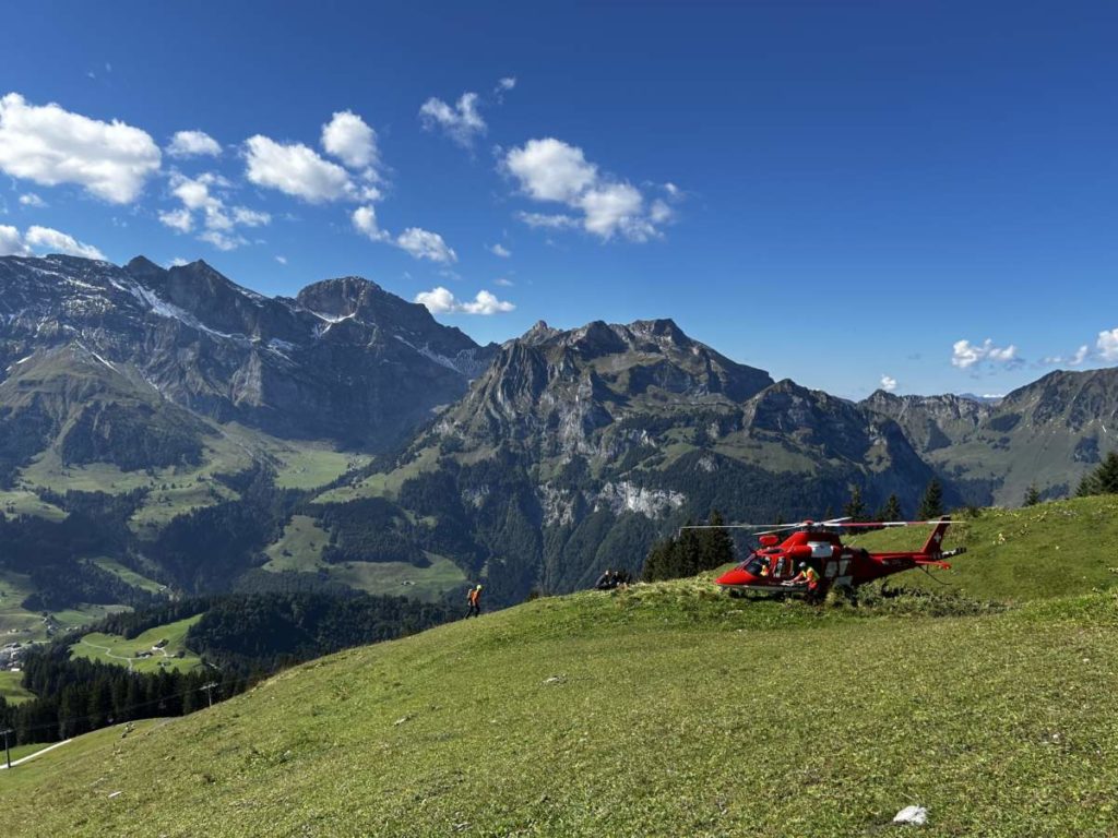 Schwerer Gleitschirmunfall in Engelberg (OW): Zwei Verletzte