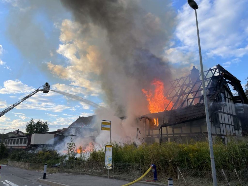 Das Haus stand lichterloh in Flammen