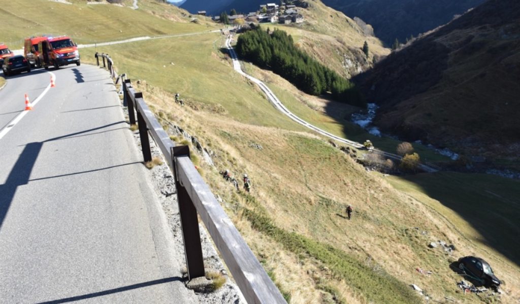 Unfall Tschamut (GR): Am Oberalppass überschlagen, Fahrer schwer verletzt